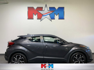 Used 2022 Toyota C-HR XLE image 1