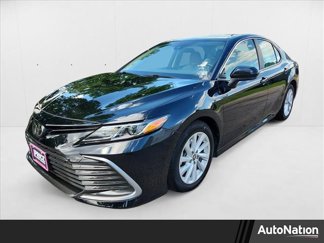 Used 2021 Toyota Camry LE image 1