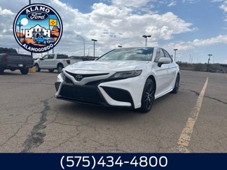 Used 2024 Toyota Camry SE image 1