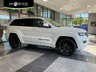 Used 2017 Jeep Grand Cherokee Altitude image 1