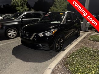 Used 2020 Nissan Kicks SV image 1