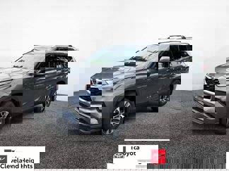 Used 2021 Toyota Highlander XLE image 1