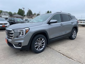 Used 2024 GMC Terrain SLT image 1