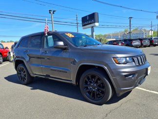 Used 2018 Jeep Grand Cherokee Altitude image 1