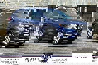 Used 2017 Nissan Rogue SV image 1