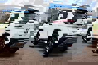 Used 2023 Nissan Rogue S video 2