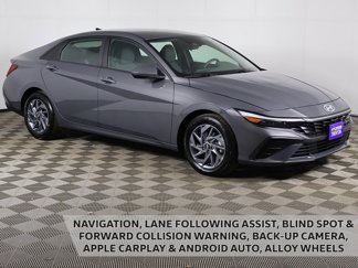 Used 2024 Hyundai Elantra SEL image 1