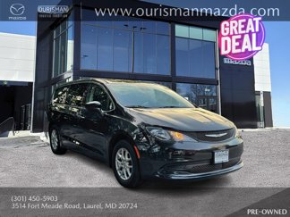 Used 2023 Chrysler Voyager LX image 1