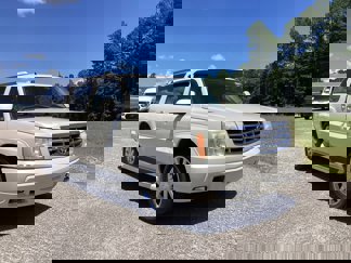 Used 2005 Cadillac Escalade ESV Platinum image 1