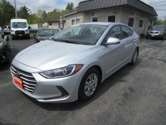 Used 2018 Hyundai Elantra SE image 1