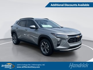 New 2025 Chevrolet Trax LT w/ Driver Confidence Package image 1