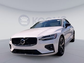 Used 2024 Volvo S60 B5 Plus image 1