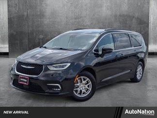 Used 2022 Chrysler Pacifica Touring-L image 1