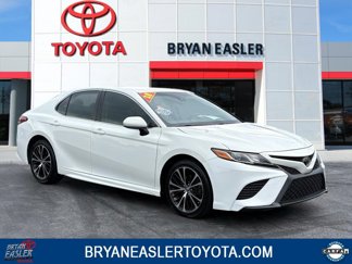 Used 2018 Toyota Camry SE image 1