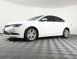 Used 2016 Chrysler 200 Limited image 1