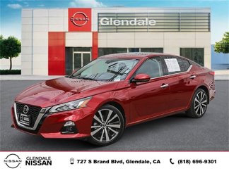 Certified 2021 Nissan Altima 2.5 Platinum image 1