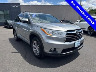 Used 2014 Toyota Highlander XLE image 1