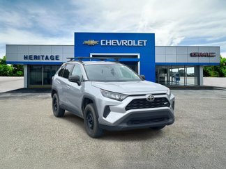 Used 2021 Toyota RAV4 LE video 1
