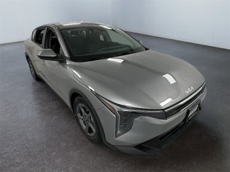 New 2025 Kia K4 LXS image 1