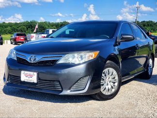 Used 2012 Toyota Camry LE image 1