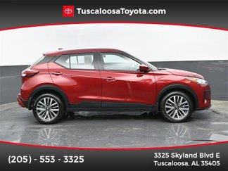 Used 2024 Nissan Kicks SV image 1
