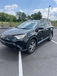 Used 2016 Toyota RAV4 LE image 1