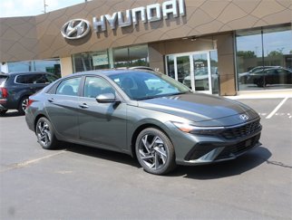 Used 2024 Hyundai Elantra SEL w/ Convenience Package image 1