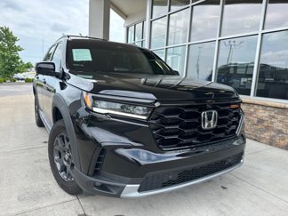 Used 2023 Honda Pilot TrailSport image 1