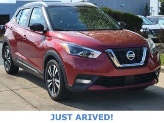 Used 2020 Nissan Kicks SR image 1