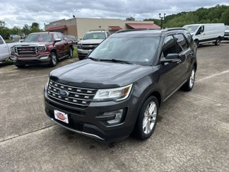 Used 2017 Ford Explorer XLT w/ Equipment Group 202A image 1
