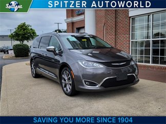 Used 2017 Chrysler Pacifica Limited w/ Tire & Wheel Group image 1