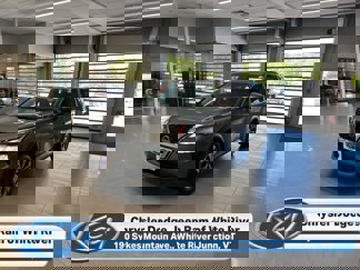 Used 2023 Nissan Rogue SV image 1