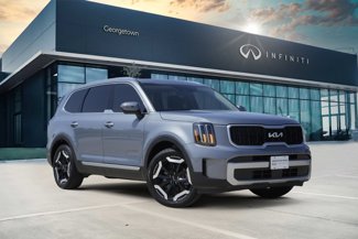 Used 2024 Kia Telluride EX w/ EX Captain's Chair Package image 1