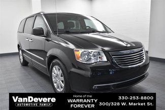 Used 2015 Chrysler Town & Country Touring w/ Driver Convenience Group image 1