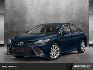 Used 2018 Toyota Camry LE image 1