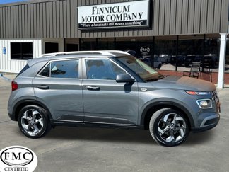 Used 2024 Hyundai Venue SEL image 1