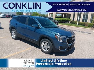 Used 2024 GMC Terrain SLE image 1