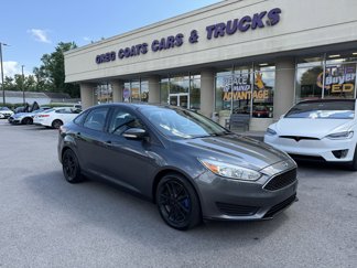 Used 2017 Ford Focus SE w/ Cold Weather Package image 1