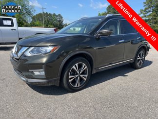 Used 2017 Nissan Rogue SL image 1