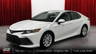 Certified 2022 Toyota Camry LE image 1
