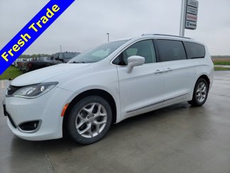 Used 2019 Chrysler Pacifica Touring-L Plus w/ Tire & Wheel Group image 1