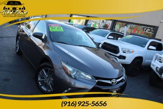 Used 2016 Toyota Camry SE image 1