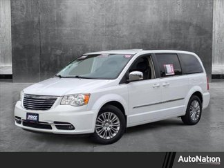 Used 2015 Chrysler Town & Country Touring-L image 1