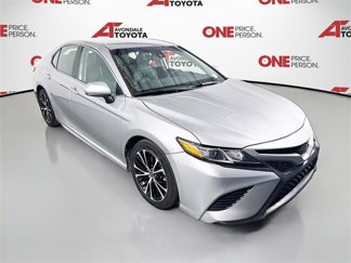 Certified 2020 Toyota Camry SE image 1