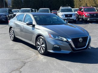 Used 2022 Nissan Altima 2.5 SV w/ SV Premium Package image 1