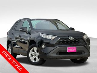 Used 2020 Toyota RAV4 XLE image 1