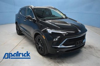 Used 2024 Buick Encore GX Sport Touring image 1