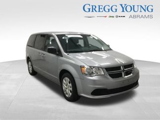 Used 2018 Dodge Grand Caravan SE w/ UConnect Hands-Free Group image 1