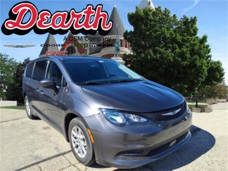 Used 2022 Chrysler Voyager LX image 1