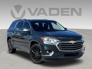 Used 2021 Chevrolet Traverse LT image 1